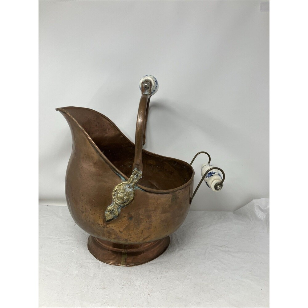 Antique Copper Coal Ash Scuttle Bucket Pot Lion Heads Blue Delft Handles Large